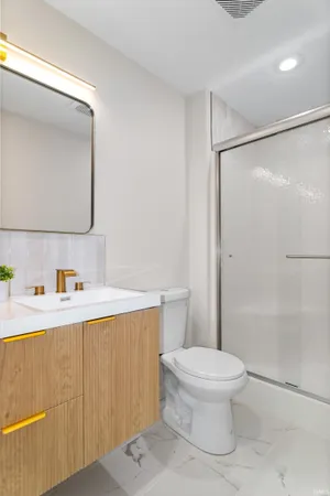 $318,000 | 8224 East Heritage Drive, Evansville, IN 47715