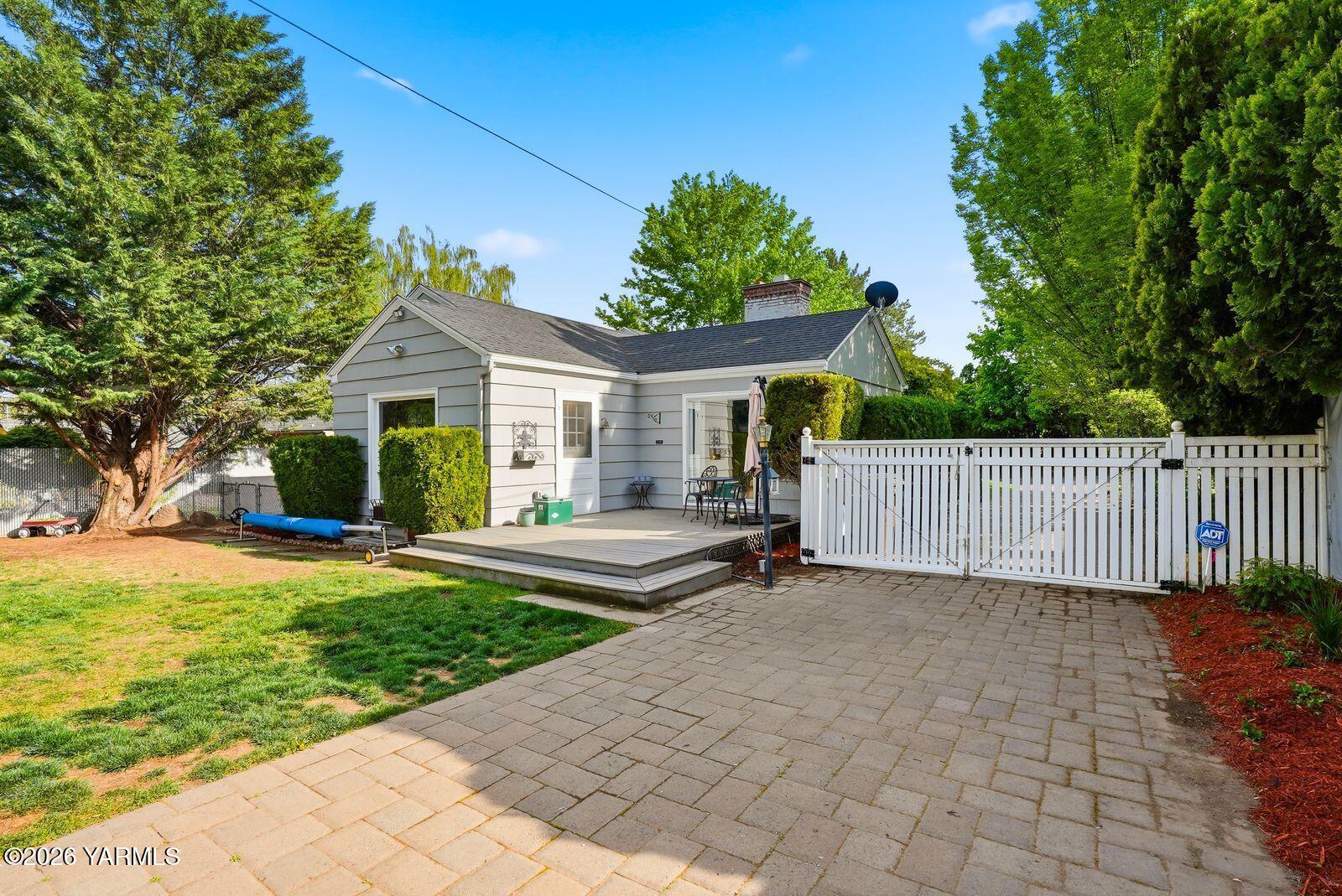 2705 West Walnut Street Yakima, WA 98902 - Photo 27 of 33 2705 W Walnut St_025
