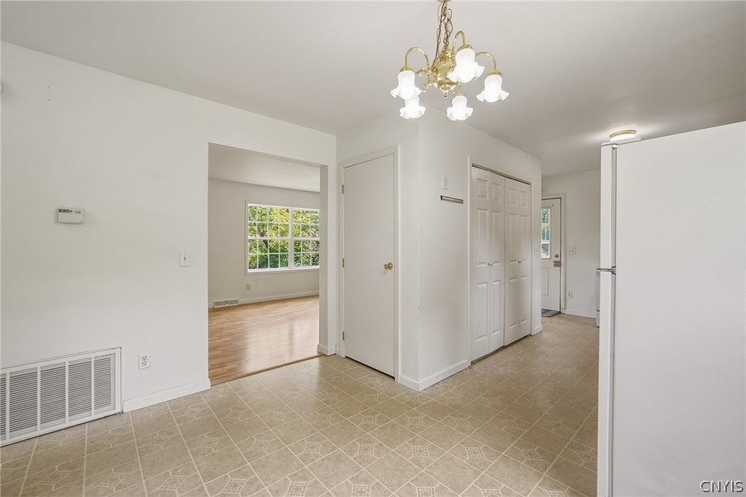 3424 Stiles Road Syracuse, NY 13209 - Photo 10 of 32 Gallery Image 10