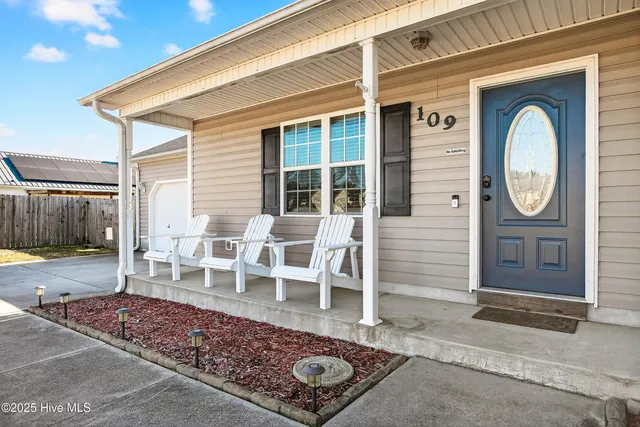 $268,000 | 109 Jenna Rea Road, Hubert, NC 28539