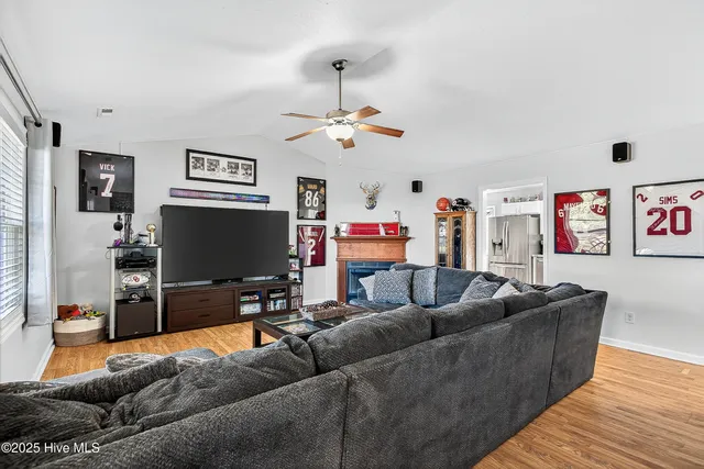 $268,000 | 109 Jenna Rea Road, Hubert, NC 28539