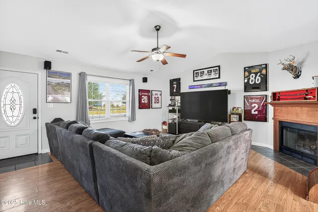 $268,000 | 109 Jenna Rea Road, Hubert, NC 28539