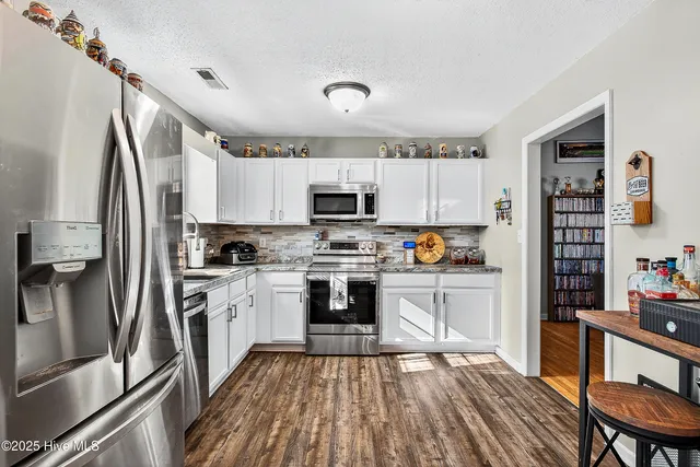 $268,000 | 109 Jenna Rea Road, Hubert, NC 28539