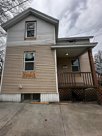 $90,000 | 1009 Hilker Place, Racine, WI 53403