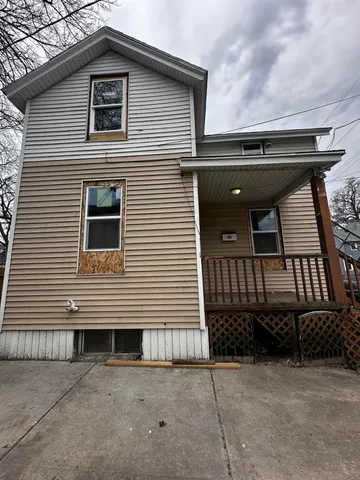 $90,000 | 1009 Hilker Place, Racine, WI 53403