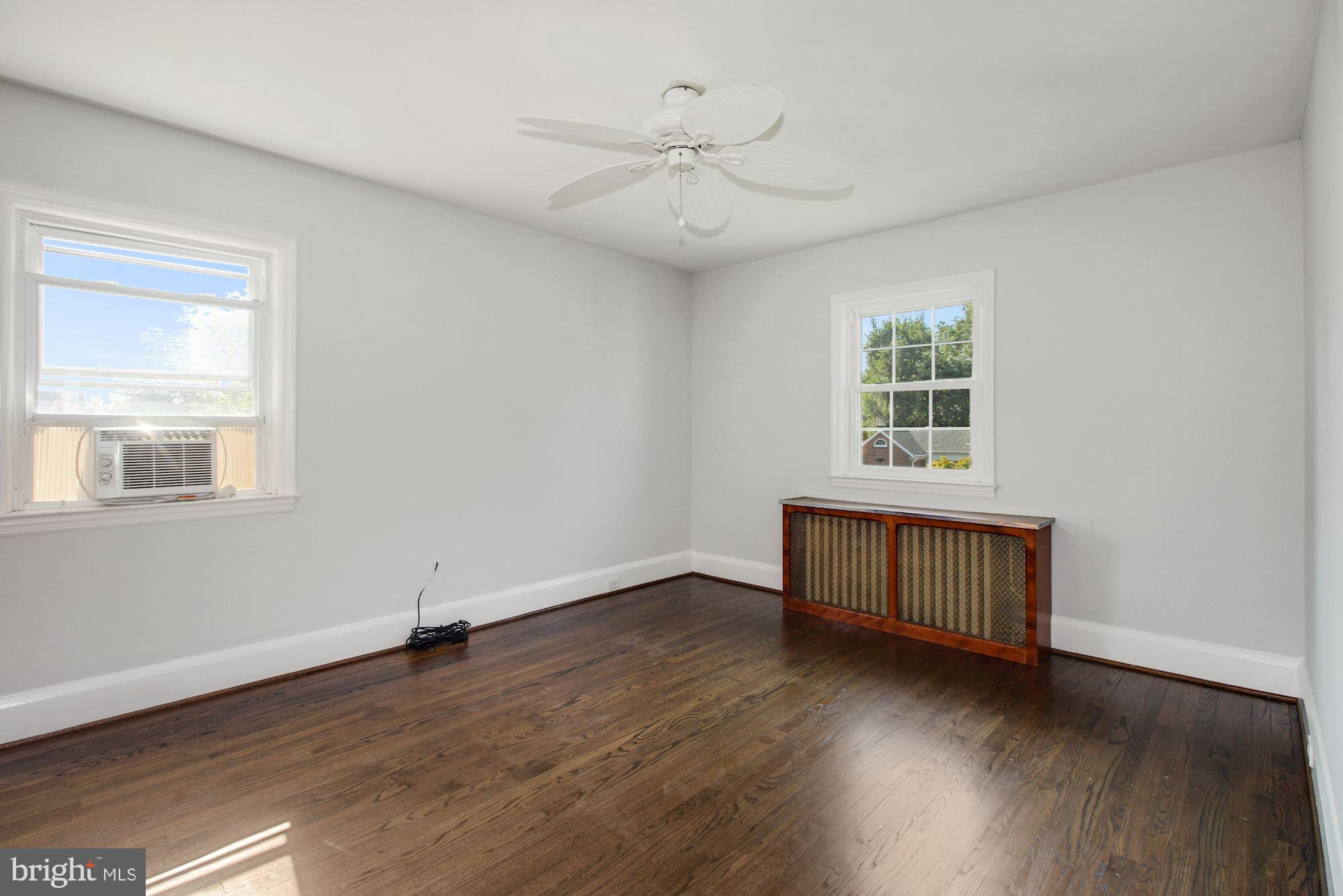 534 Forest View Road Linthicum Heights, MD 21090 - Photo 16 of 28 Good sized second bedroom