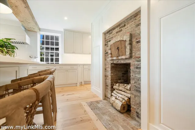 $13,500,000 | 10 North Water Street, Nantucket, MA 02554