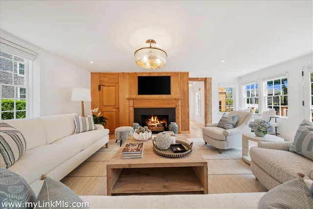 $13,500,000 | 10 North Water Street, Nantucket, MA 02554