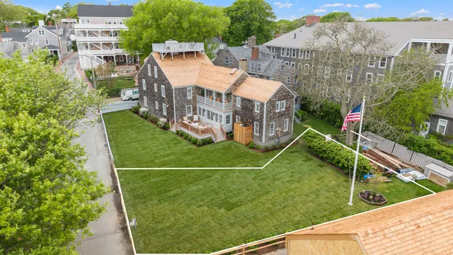 $13,500,000 | 10 North Water Street, Nantucket, MA 02554