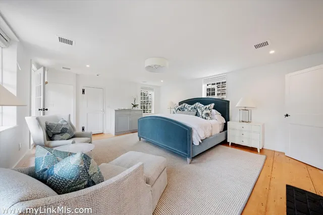 $13,500,000 | 10 North Water Street, Nantucket, MA 02554