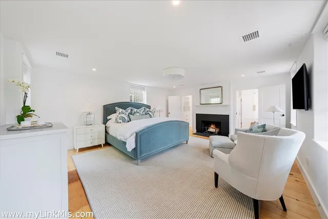 $13,500,000 | 10 North Water Street, Nantucket, MA 02554