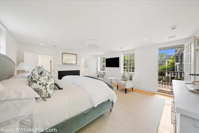 $13,500,000 | 10 North Water Street, Nantucket, MA 02554