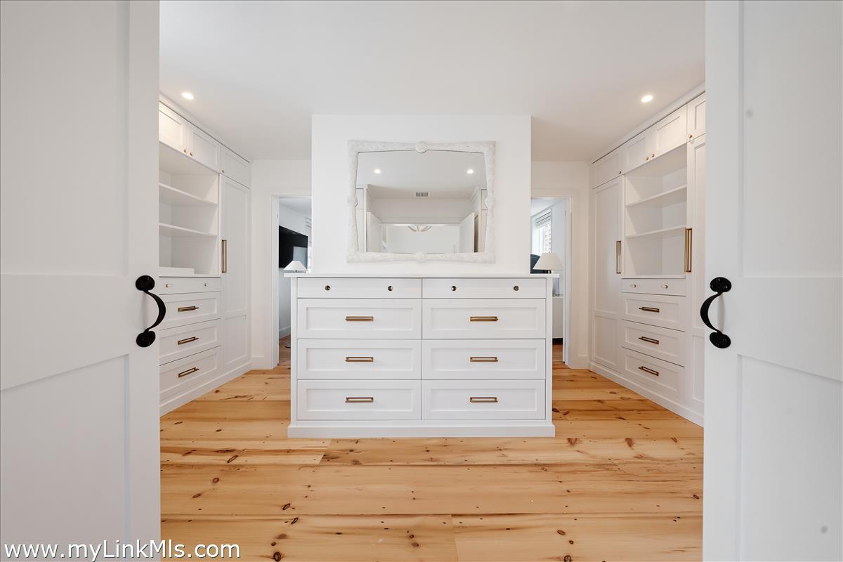 10 North Water Street Nantucket, MA 02554 - Photo 39 of 78 a view of bathroom with a bathtub