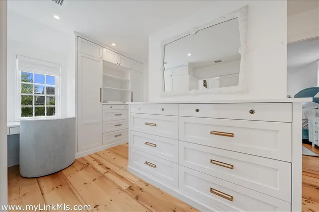 $13,500,000 | 10 North Water Street, Nantucket, MA 02554