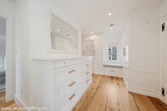 $13,500,000 | 10 North Water Street, Nantucket, MA 02554