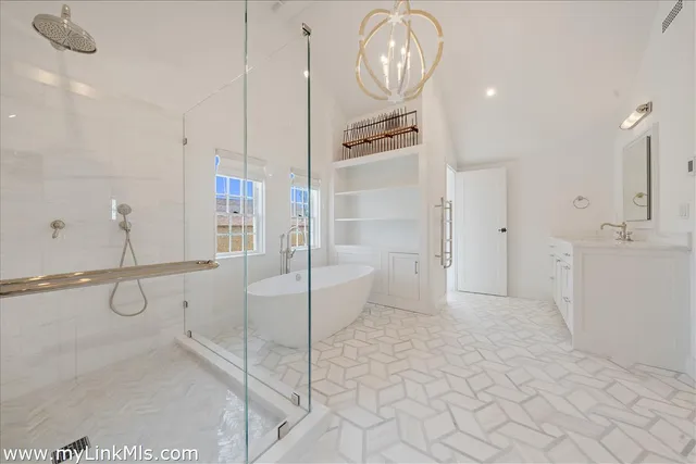 $13,500,000 | 10 North Water Street, Nantucket, MA 02554