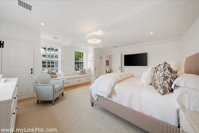 $13,500,000 | 10 North Water Street, Nantucket, MA 02554