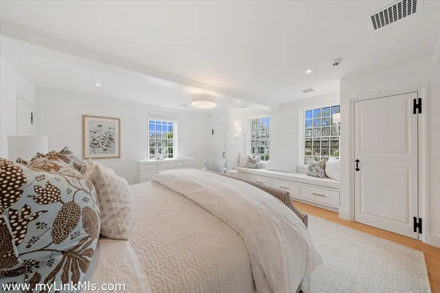 $13,500,000 | 10 North Water Street, Nantucket, MA 02554