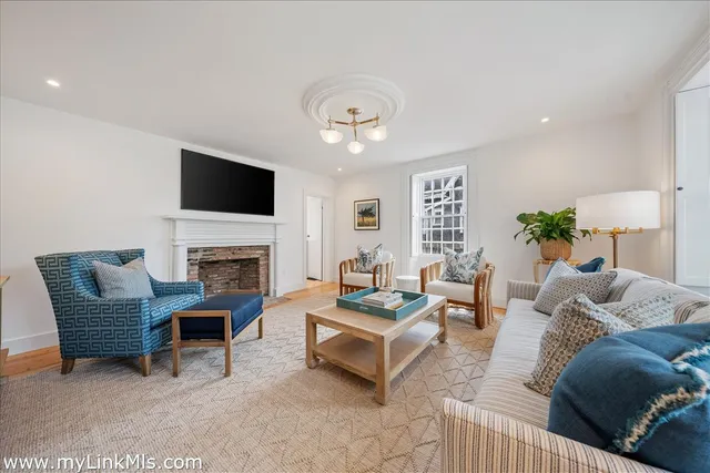 $13,500,000 | 10 North Water Street, Nantucket, MA 02554