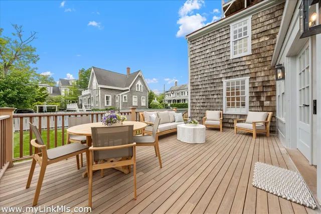 $13,500,000 | 10 North Water Street, Nantucket, MA 02554