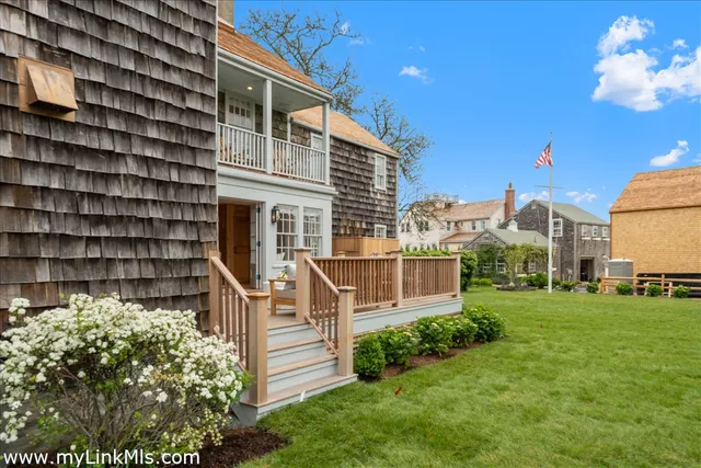 $13,500,000 | 10 North Water Street, Nantucket, MA 02554