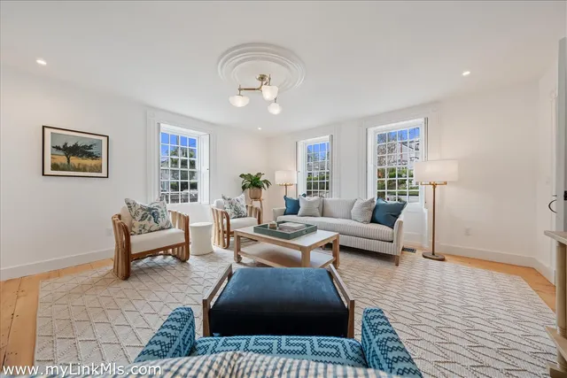 $13,500,000 | 10 North Water Street, Nantucket, MA 02554
