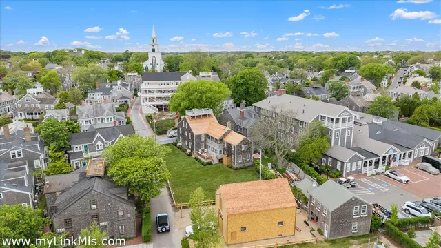 $13,500,000 | 10 North Water Street, Nantucket, MA 02554