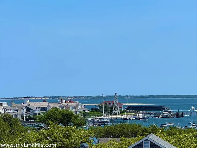 $13,500,000 | 10 North Water Street, Nantucket, MA 02554