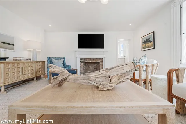 $13,500,000 | 10 North Water Street, Nantucket, MA 02554