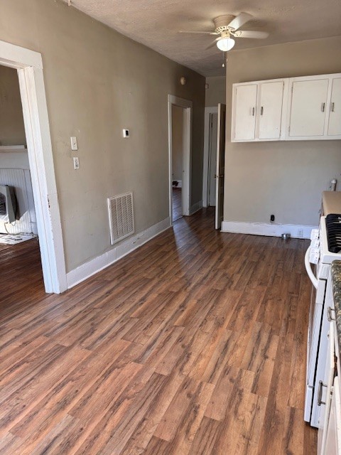 139 Columbia Avenue Centerville, TN 37033 - Photo 19 of 44 a view of a livingroom with wooden floor