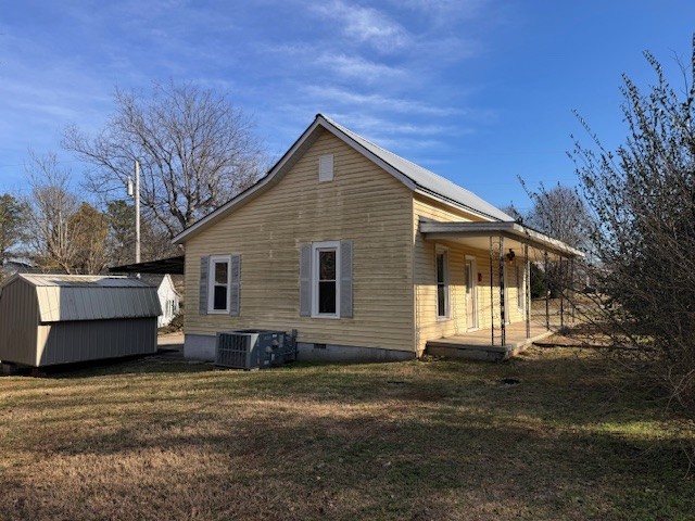 139 Columbia Avenue Centerville, TN 37033 - Photo 10 of 44 a front view of house with yard