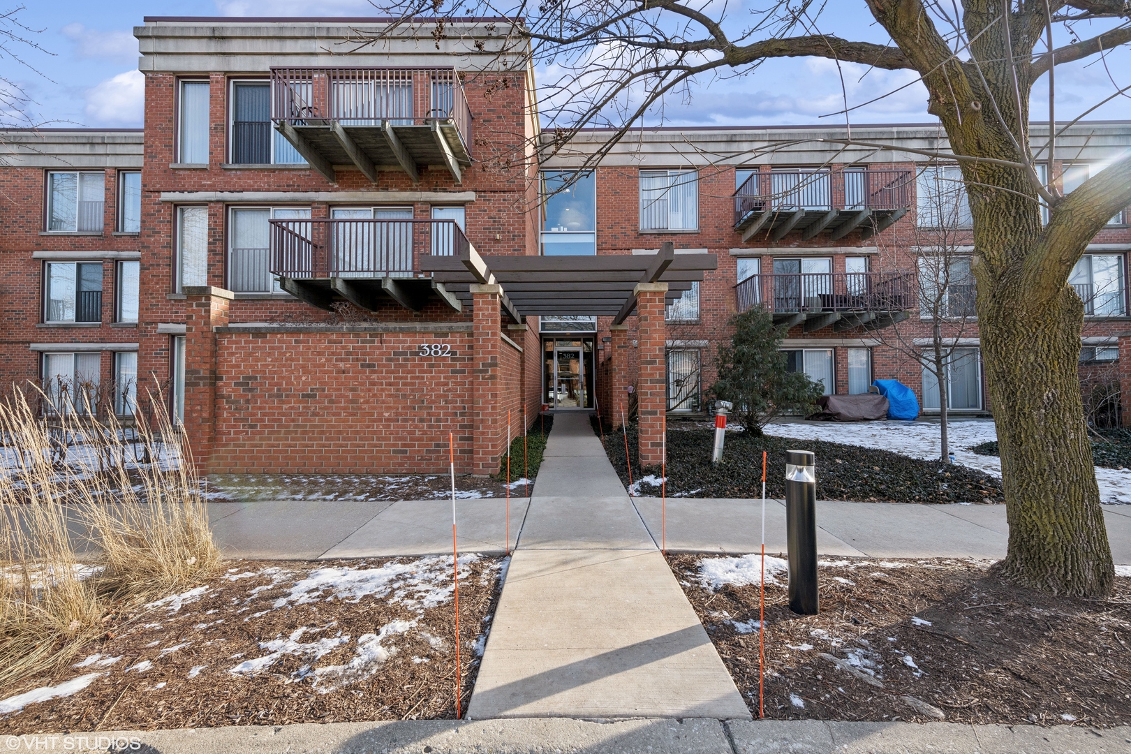 382 Kelburn Road, Unit 322 Deerfield, IL 60015 - Photo 1 of 15 Gallery Image 1