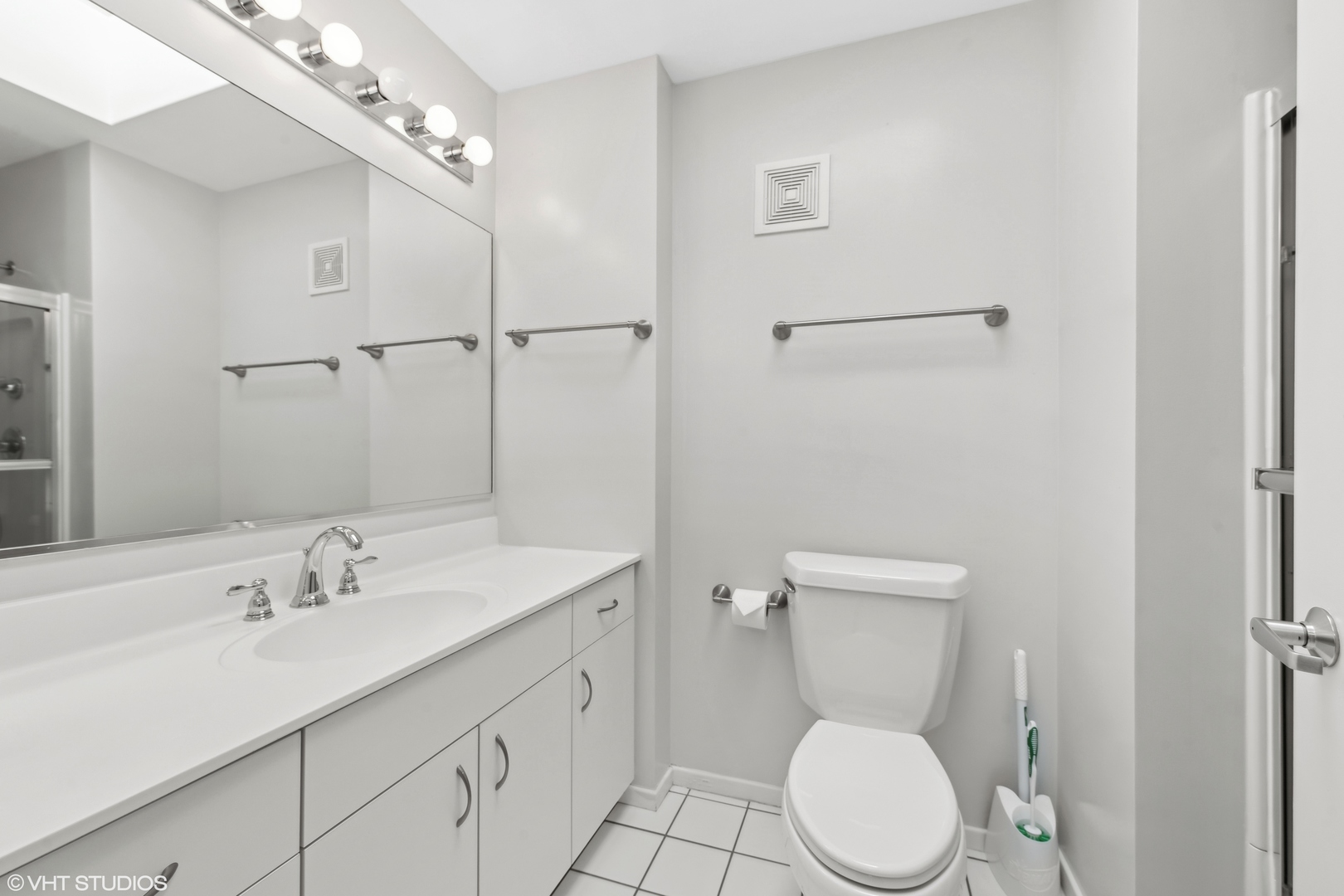 382 Kelburn Road, Unit 322 Deerfield, IL 60015 - Photo 11 of 15 Gallery Image 11