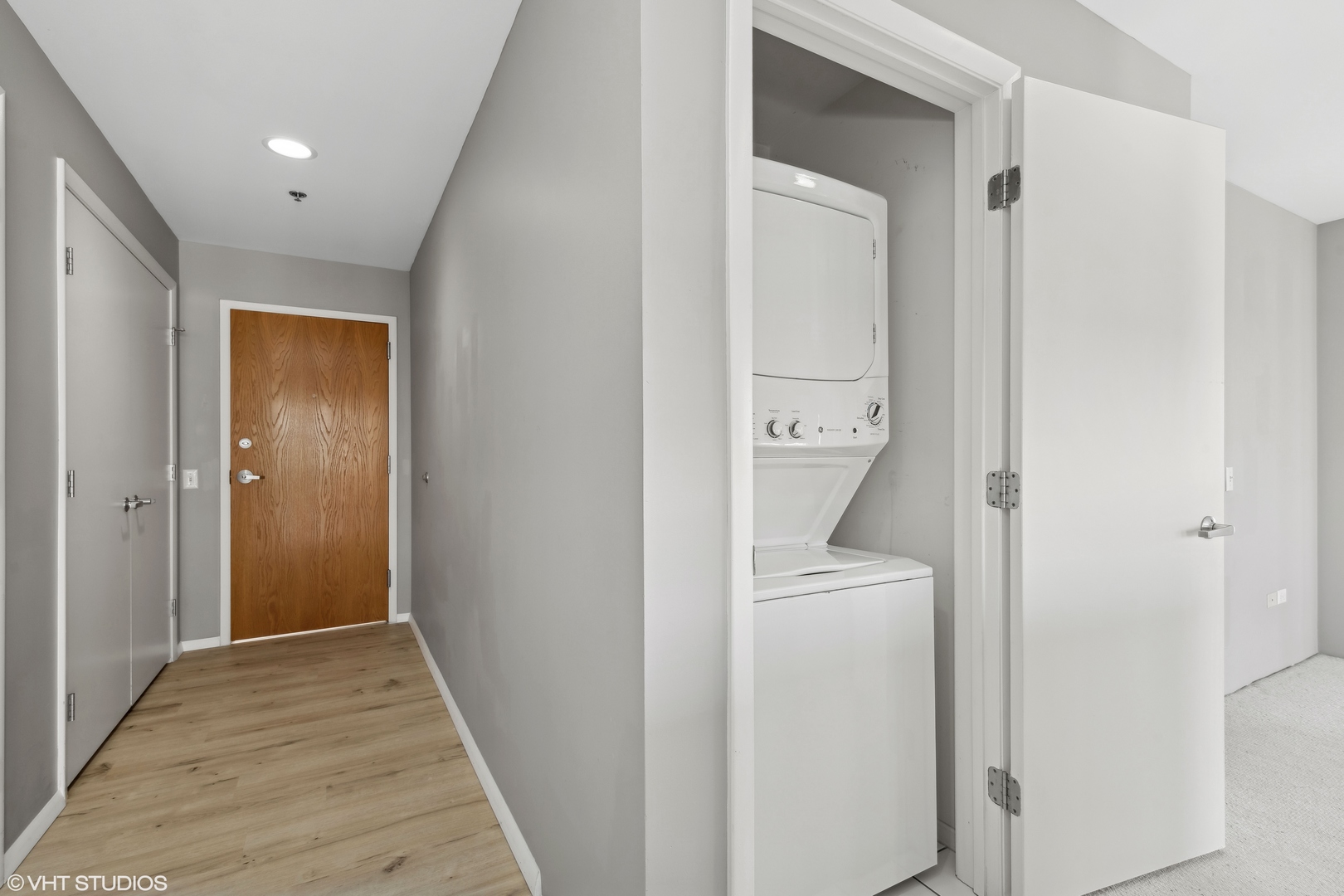 382 Kelburn Road, Unit 322 Deerfield, IL 60015 - Photo 2 of 15 Gallery Image 2