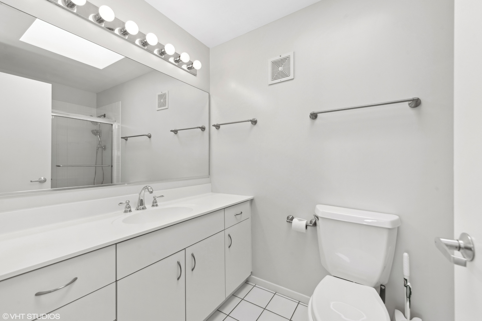 382 Kelburn Road, Unit 322 Deerfield, IL 60015 - Photo 8 of 15 Gallery Image 8