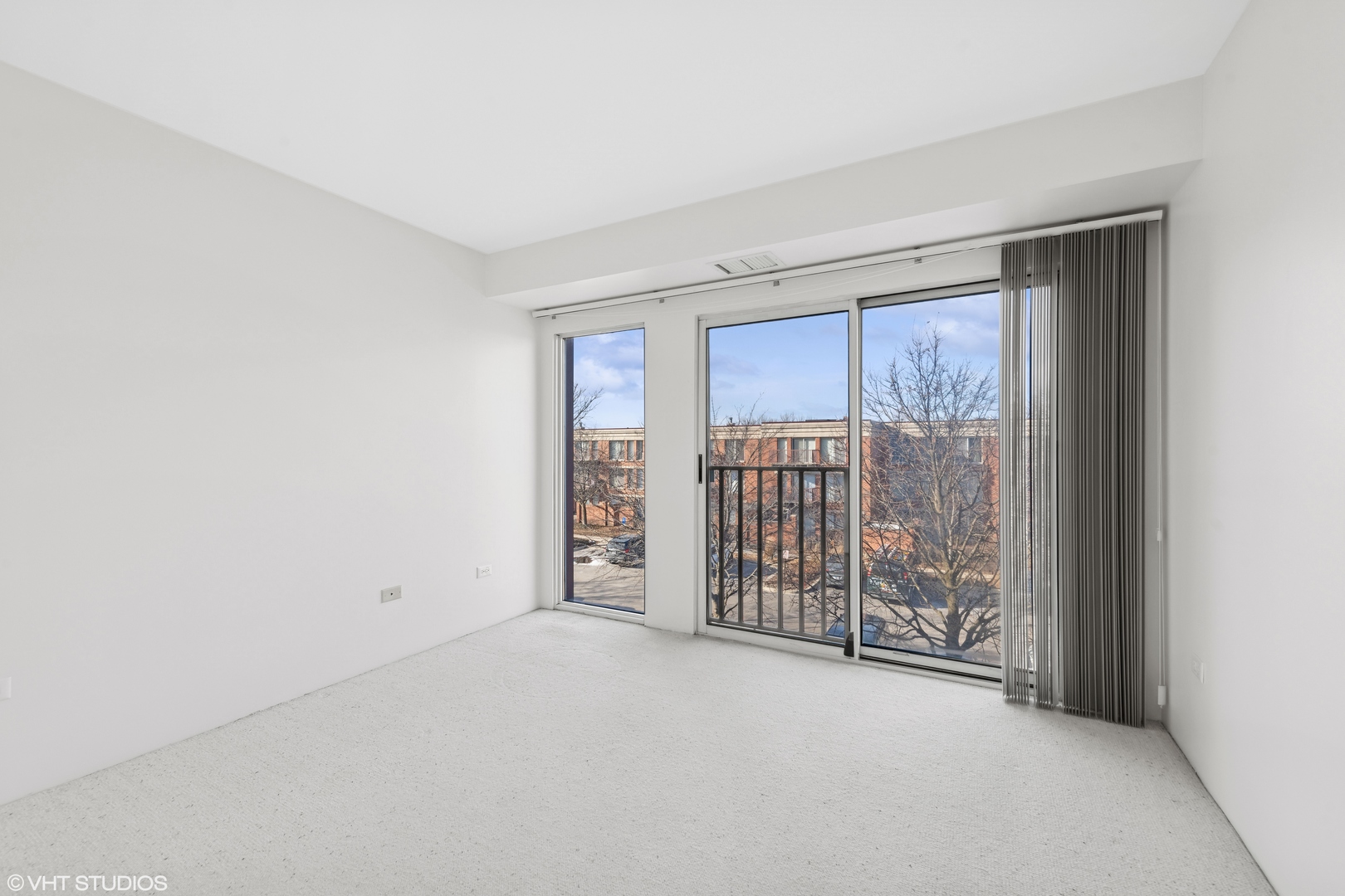 382 Kelburn Road, Unit 322 Deerfield, IL 60015 - Photo 10 of 15 Gallery Image 10