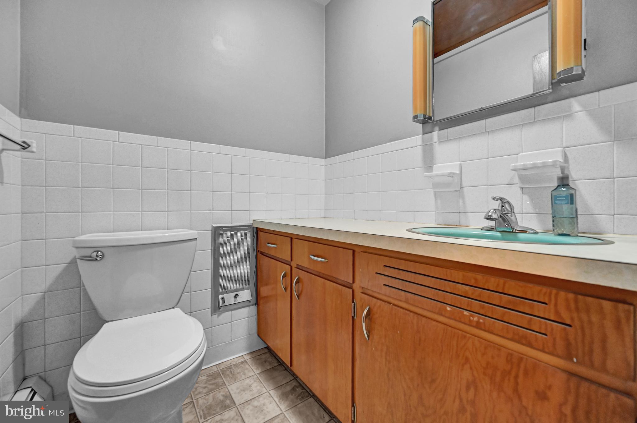 840 Broad Ext Street Delta, PA 17314 - Photo 19 of 27 Half bath