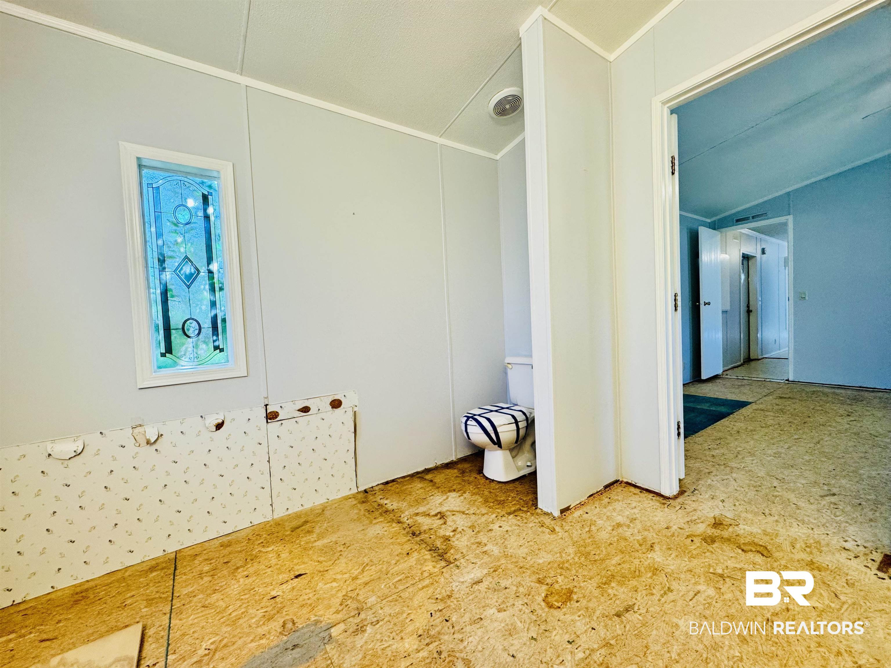 1952 Ridgewood Drive Lillian, AL 36549 - Photo 17 of 43 Primary Bathroom
