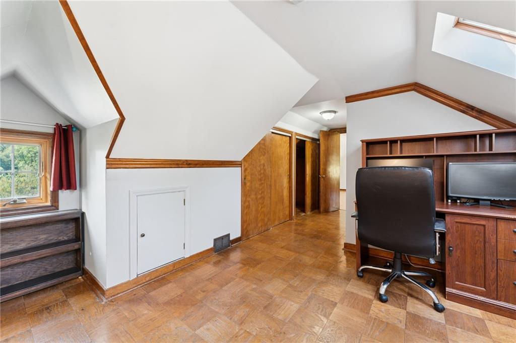 4933 Plymouth Road Pittsburgh, PA 15227 - Photo 23 of 41 Gallery Image 23