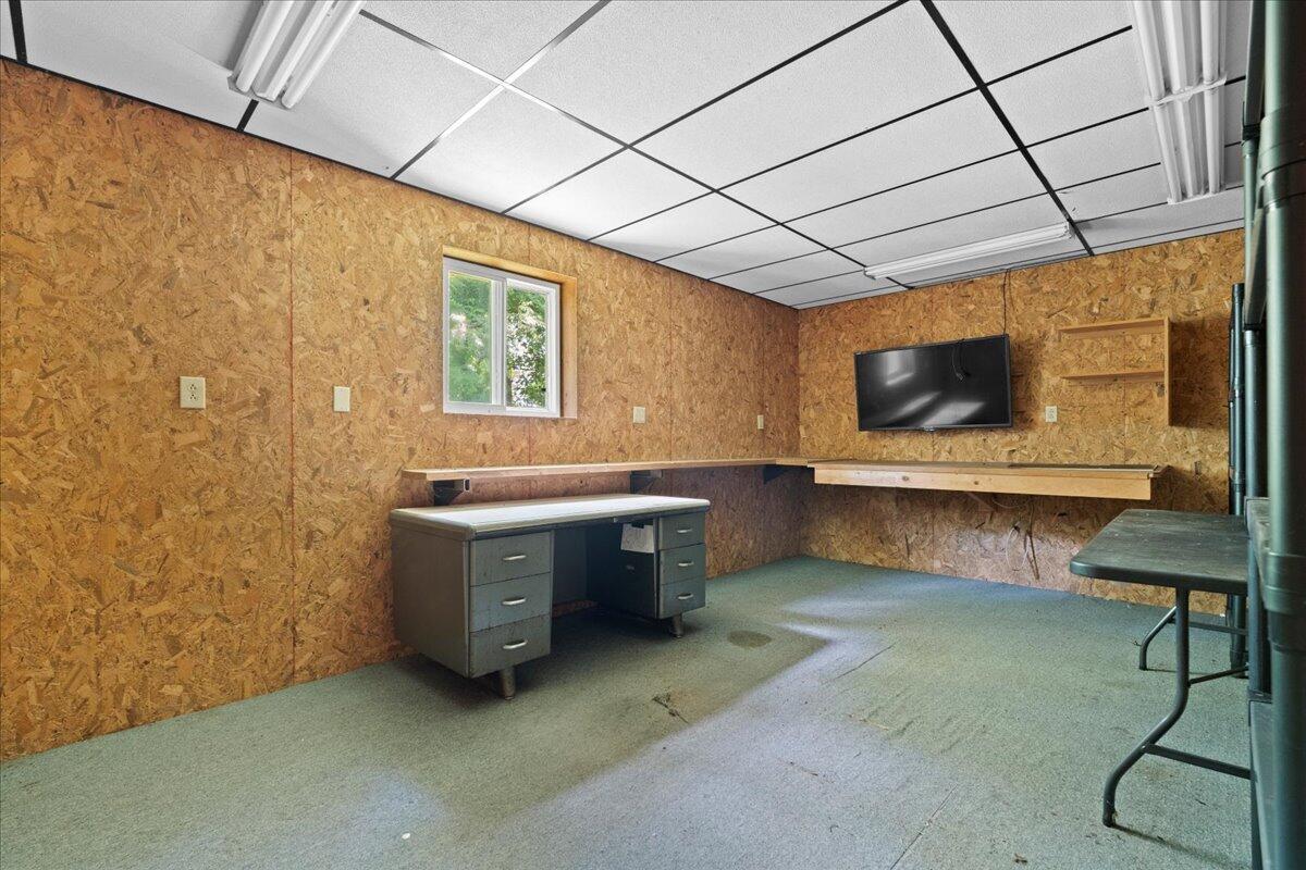 3011 Barth Road Belpre, OH 45714 - Photo 29 of 32 Workshop in garage. 17'x 11'