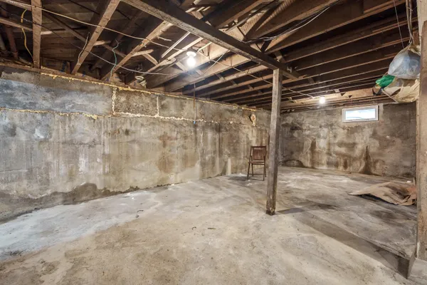 $450,000 | 35553 Highway 43, Paw Paw, MI 49079