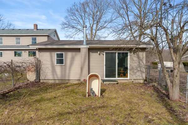 $450,000 | 35553 Highway 43, Paw Paw, MI 49079