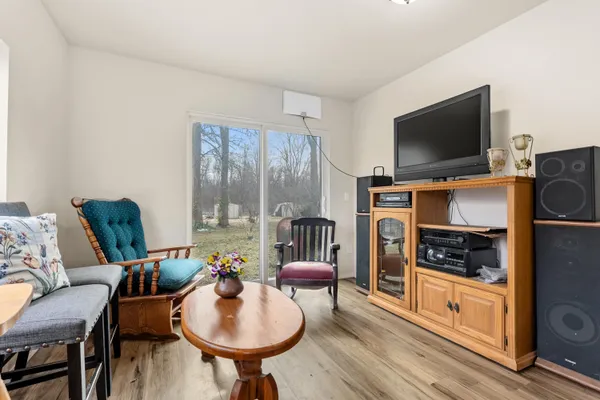 $450,000 | 35553 Highway 43, Paw Paw, MI 49079