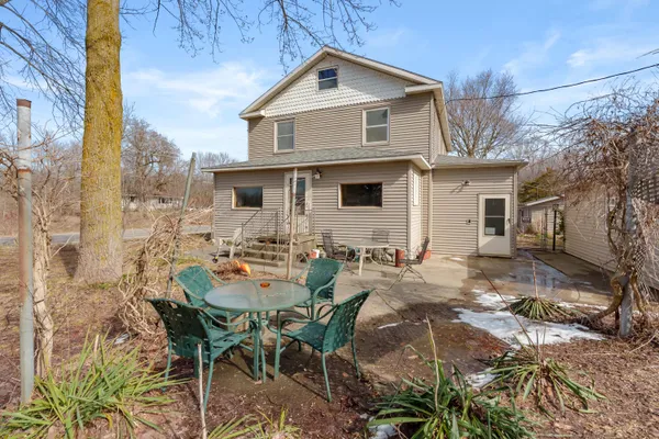 $450,000 | 35553 Highway 43, Paw Paw, MI 49079