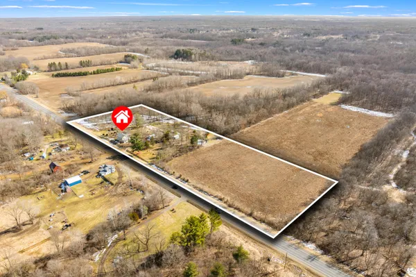 $450,000 | 35553 Highway 43, Paw Paw, MI 49079