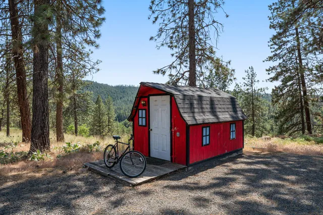 $1,599,000 | 4311 West Center Lane, Spokane, WA 99208