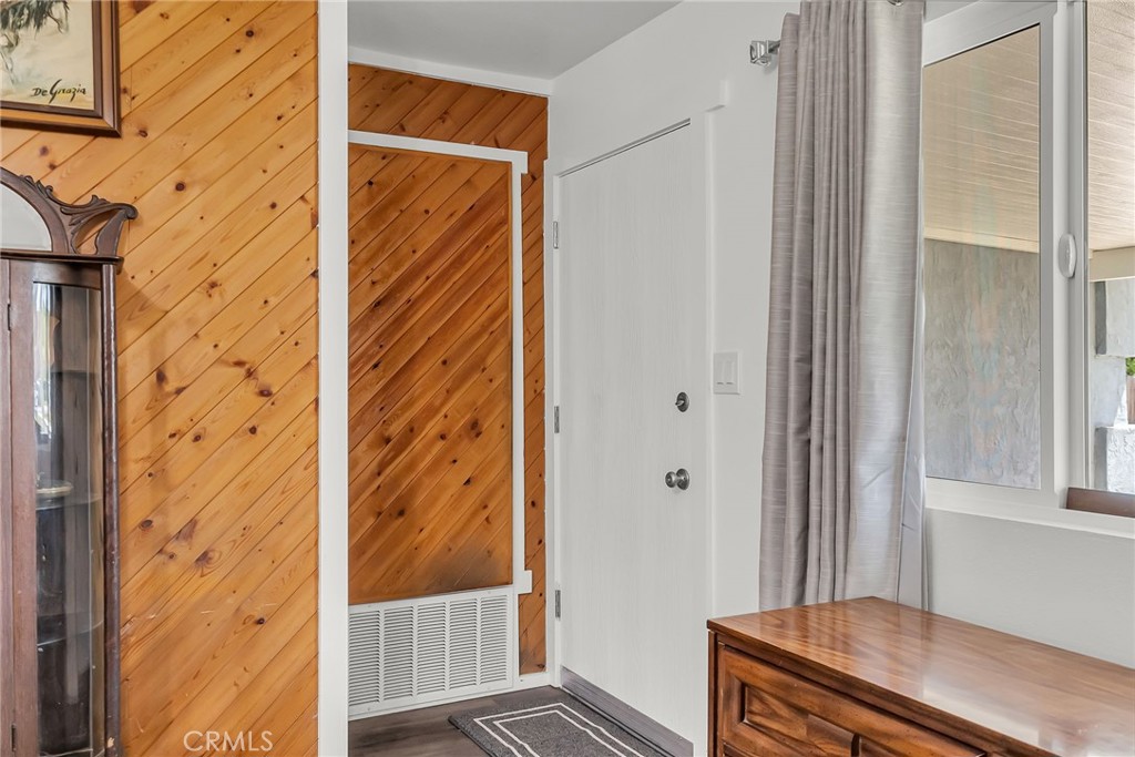 6004 Vanessa Street Riverside, CA 92504 - Photo 7 of 30