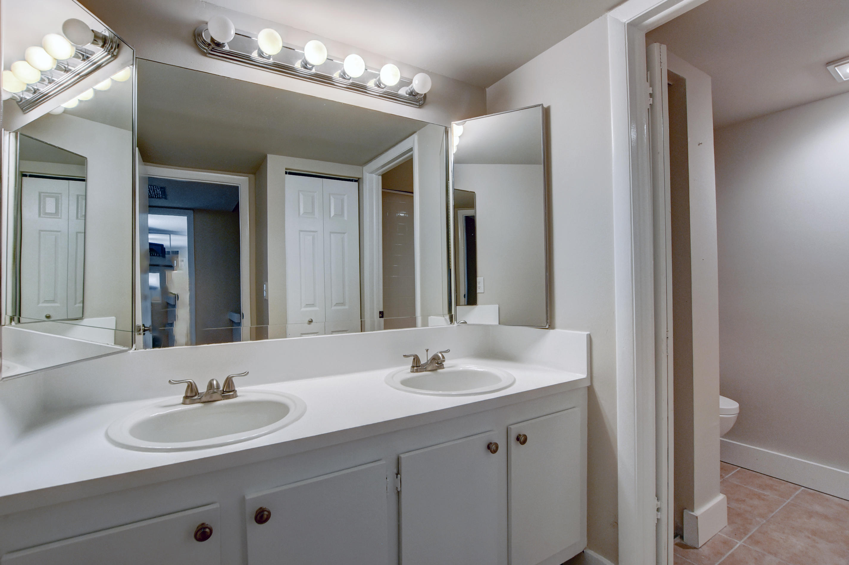 22204 Boca Rancho Drive, Unit A Boca Raton, FL 33428 - Photo 17 of 27 Upstairs bathroom