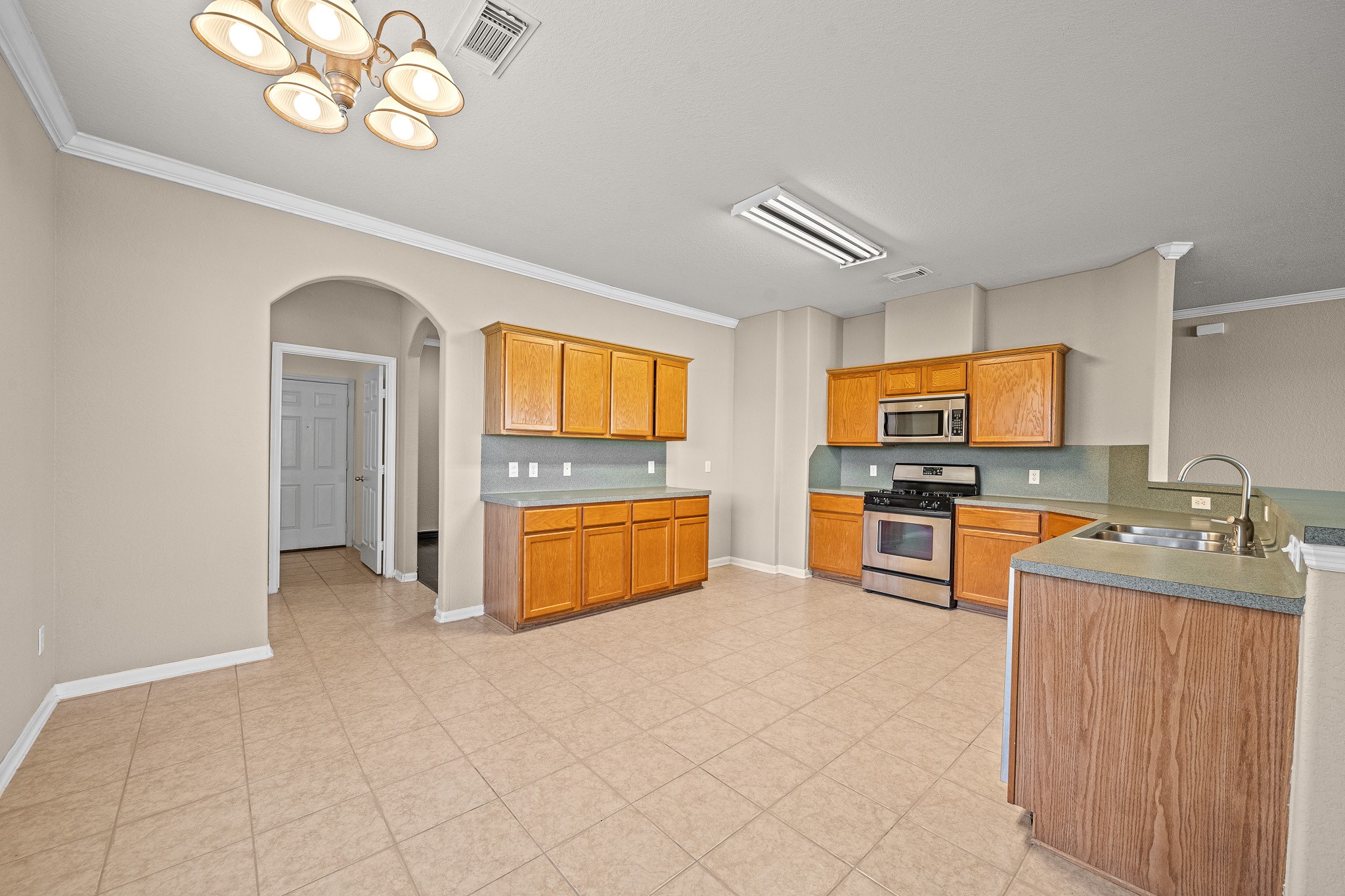 7202 Lyndhurst Village Lane Spring, TX 77379 - Photo 14 of 28