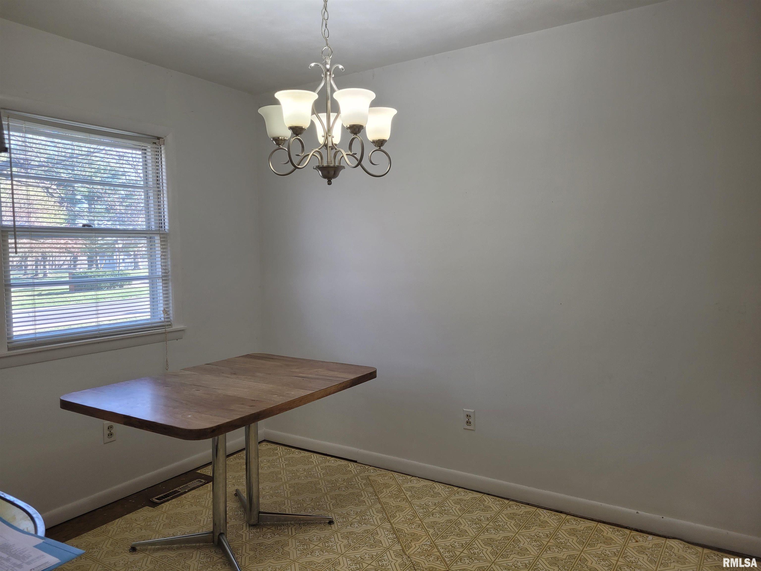 101 West Park Street Camp Point, IL 62320 - Photo 4 of 14 Gallery Image 4